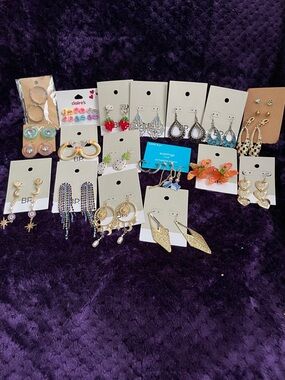 Nordstrom,Claire’s,Hilfie&Jo,Plunder, Fashion Jewelry 27 Pairs Earrings All NEW